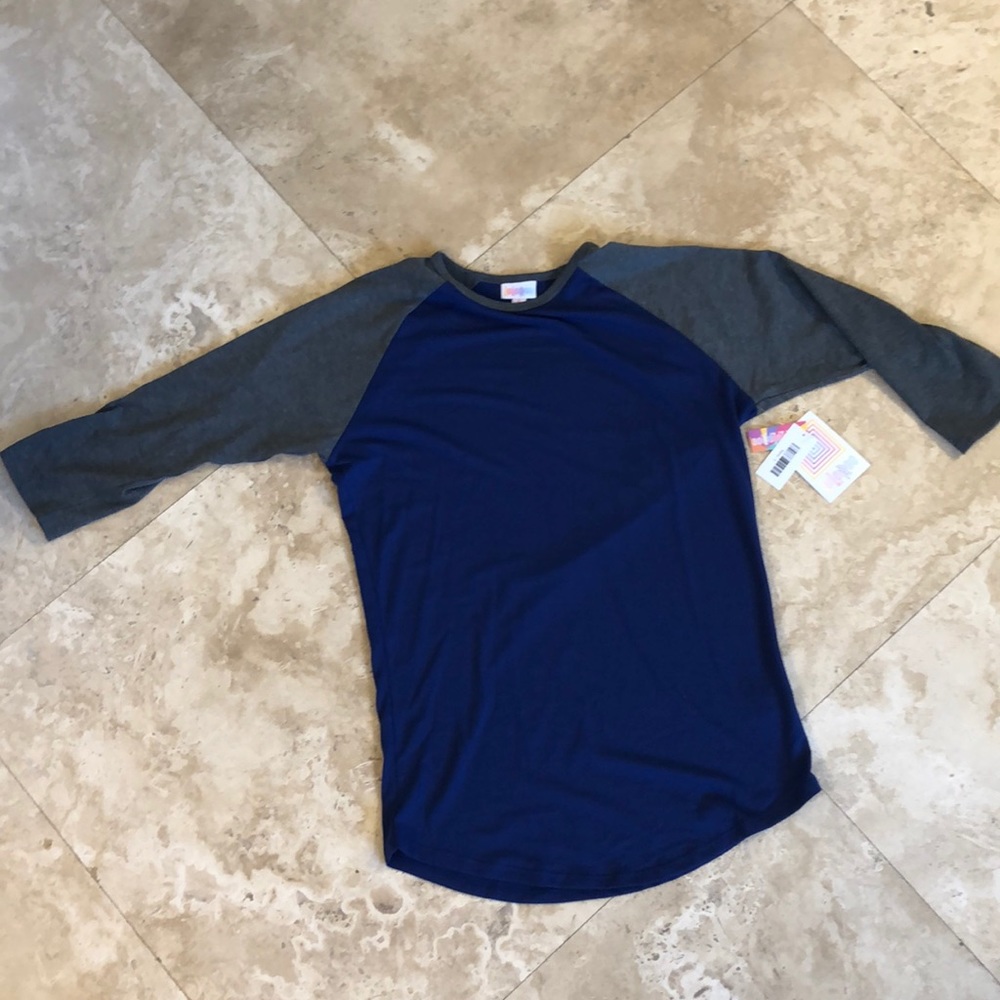 Lularoe Randy T-shirt - Picture 4 of 4